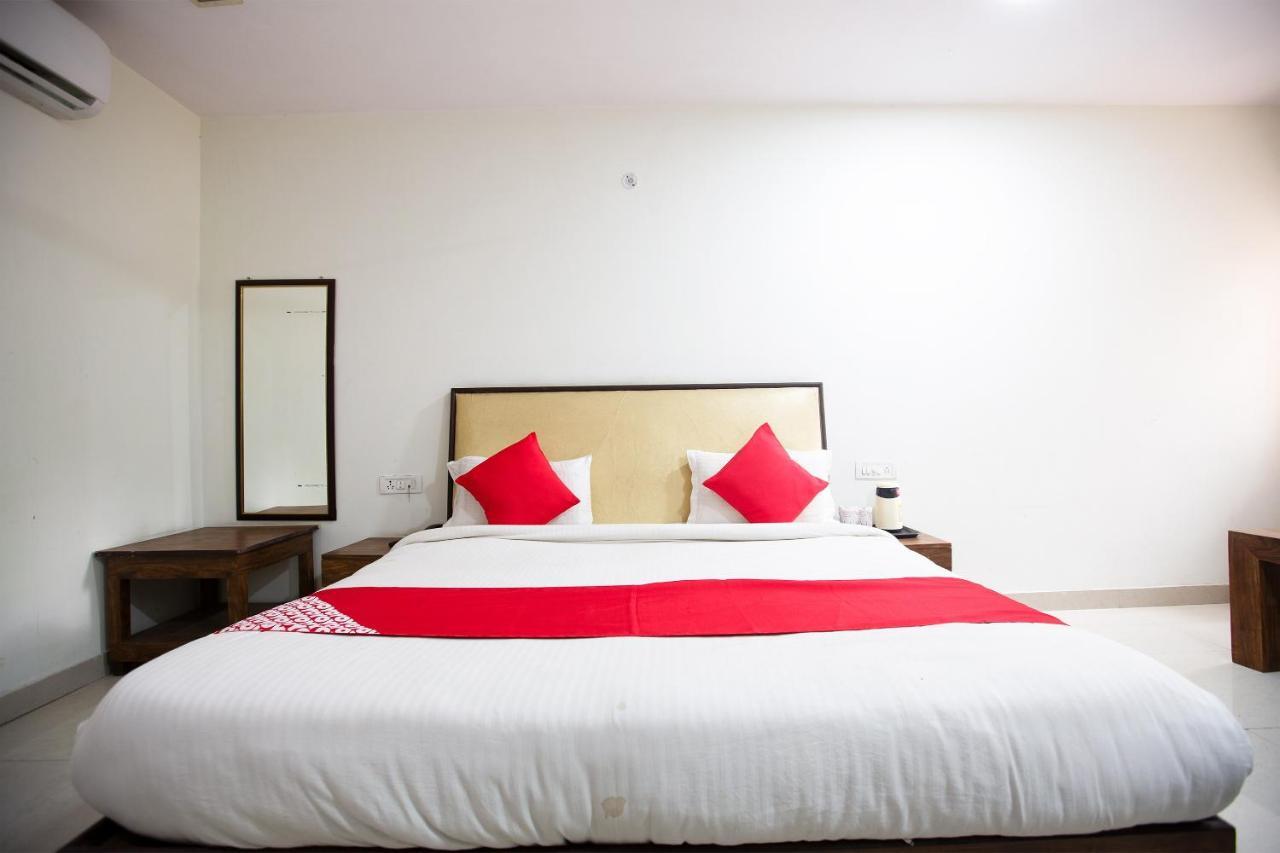 Oyo 44174 Hotel Mid Town Prime Harthala Exteriér fotografie