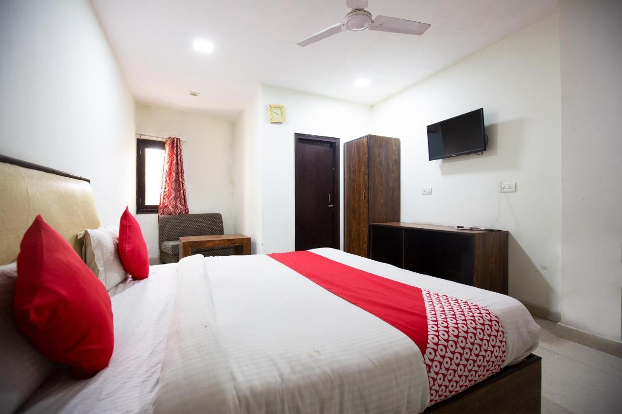 Oyo 44174 Hotel Mid Town Prime Harthala Exteriér fotografie