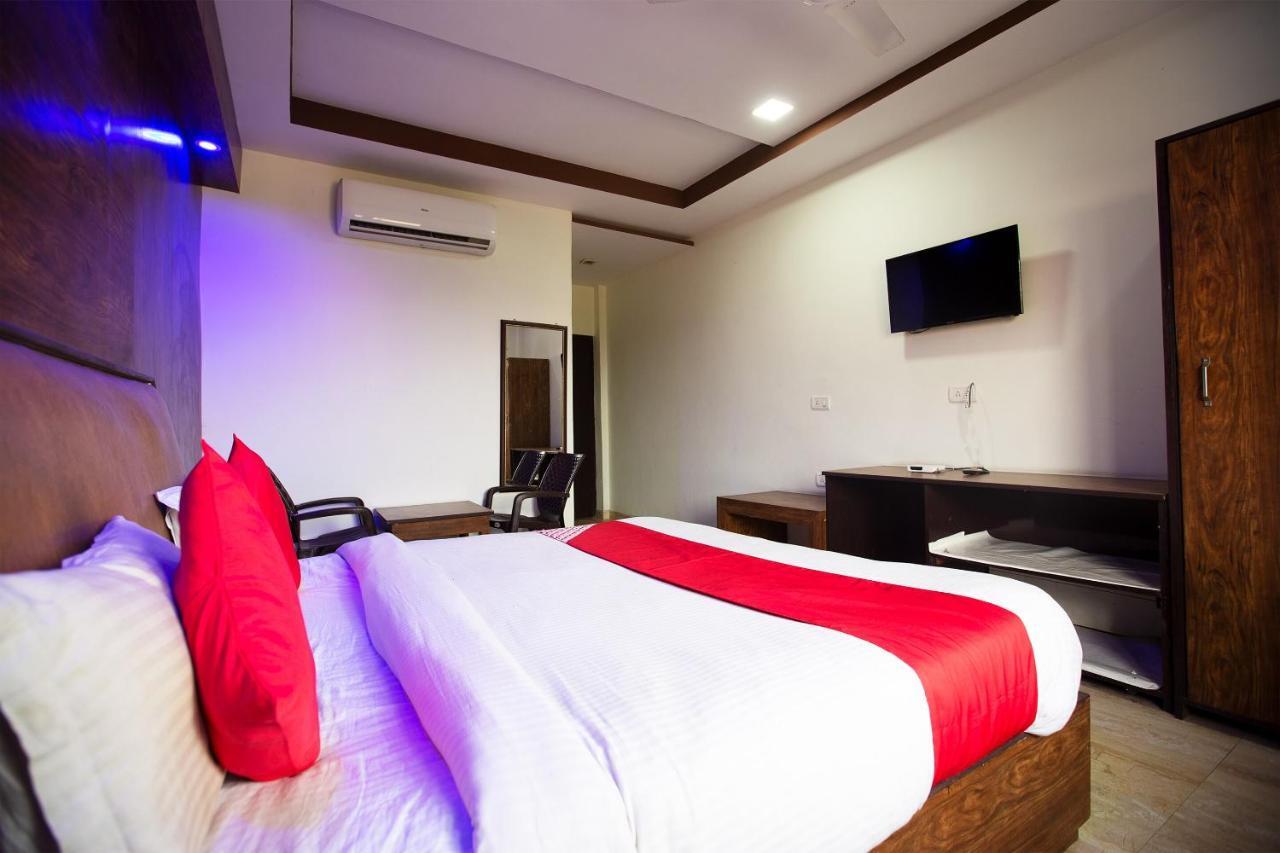 Oyo 44174 Hotel Mid Town Prime Harthala Exteriér fotografie