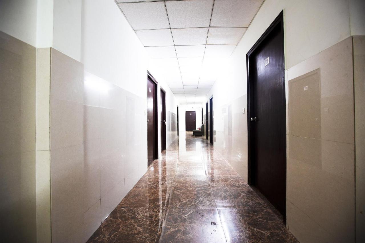 Oyo 44174 Hotel Mid Town Prime Harthala Exteriér fotografie