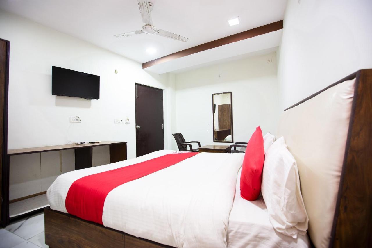 Oyo 44174 Hotel Mid Town Prime Harthala Exteriér fotografie
