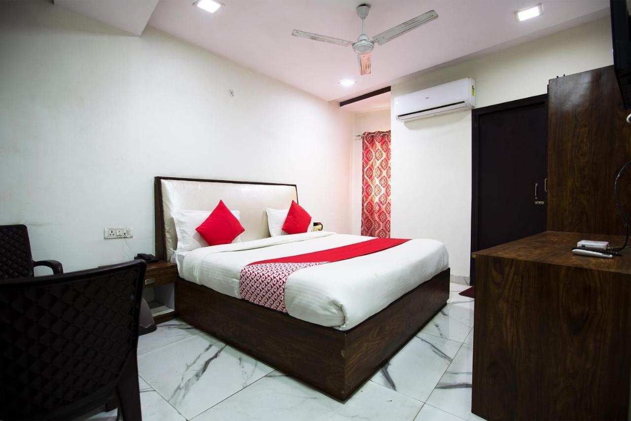 Oyo 44174 Hotel Mid Town Prime Harthala Exteriér fotografie