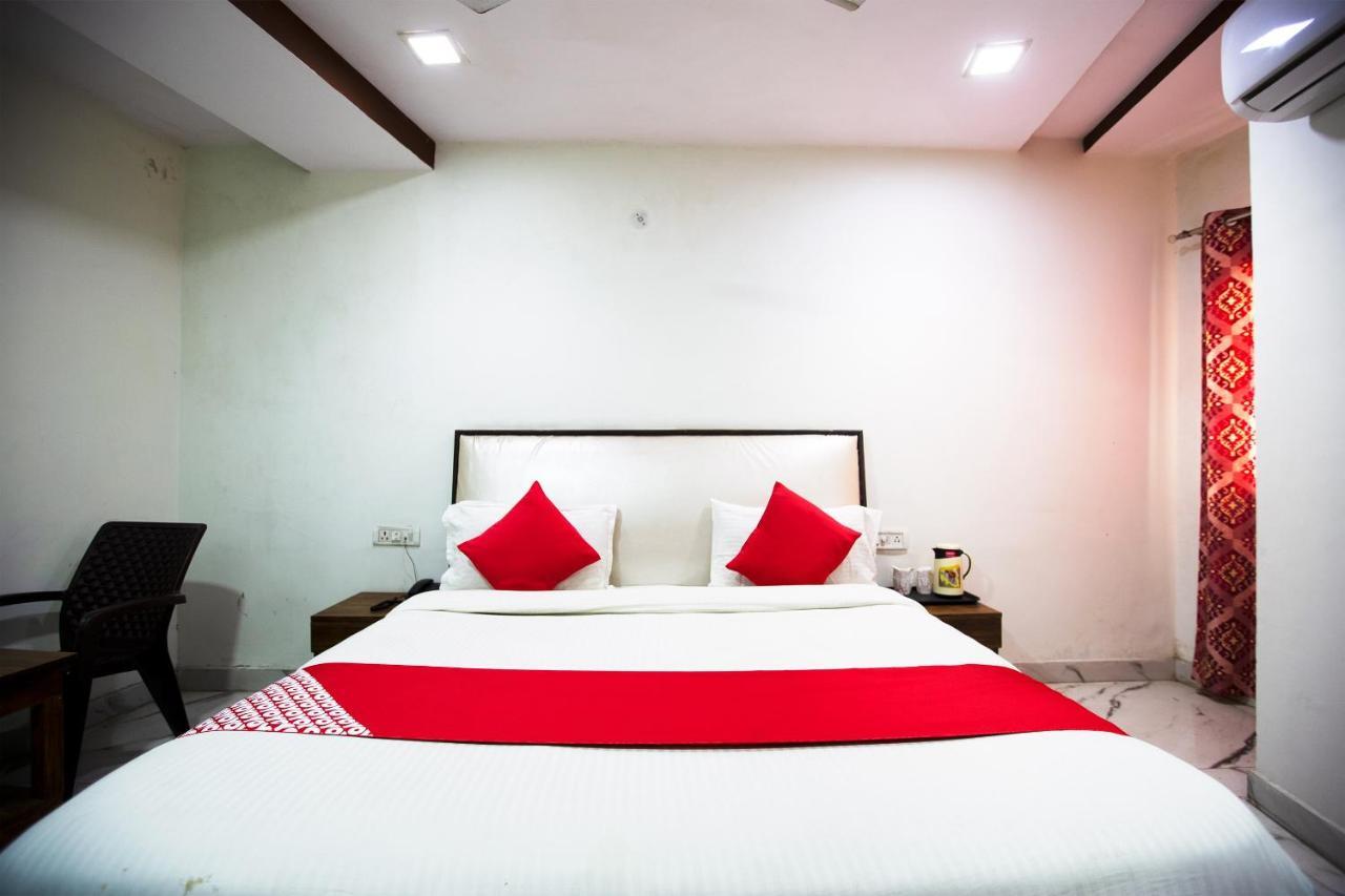 Oyo 44174 Hotel Mid Town Prime Harthala Exteriér fotografie