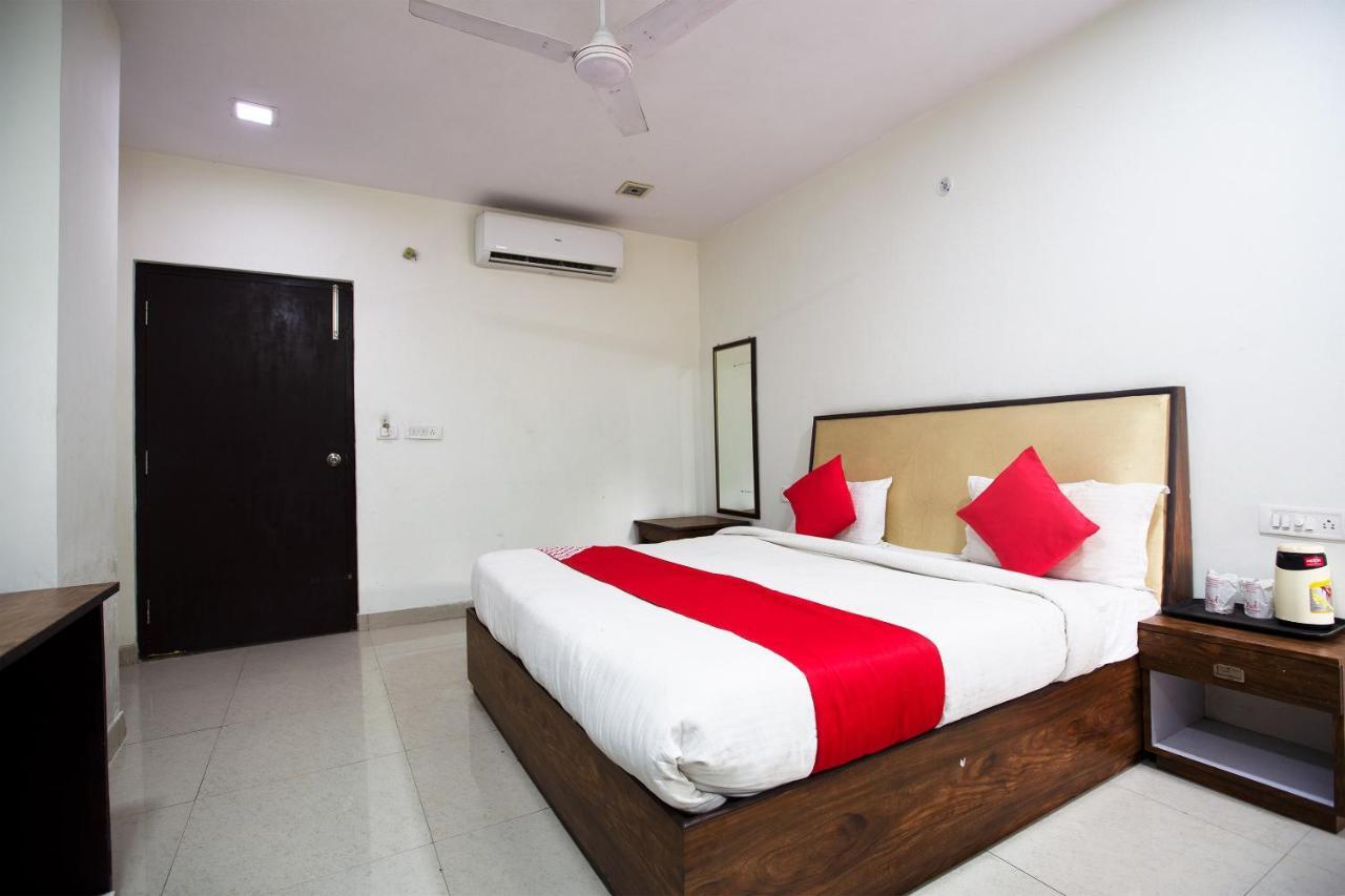 Oyo 44174 Hotel Mid Town Prime Harthala Exteriér fotografie