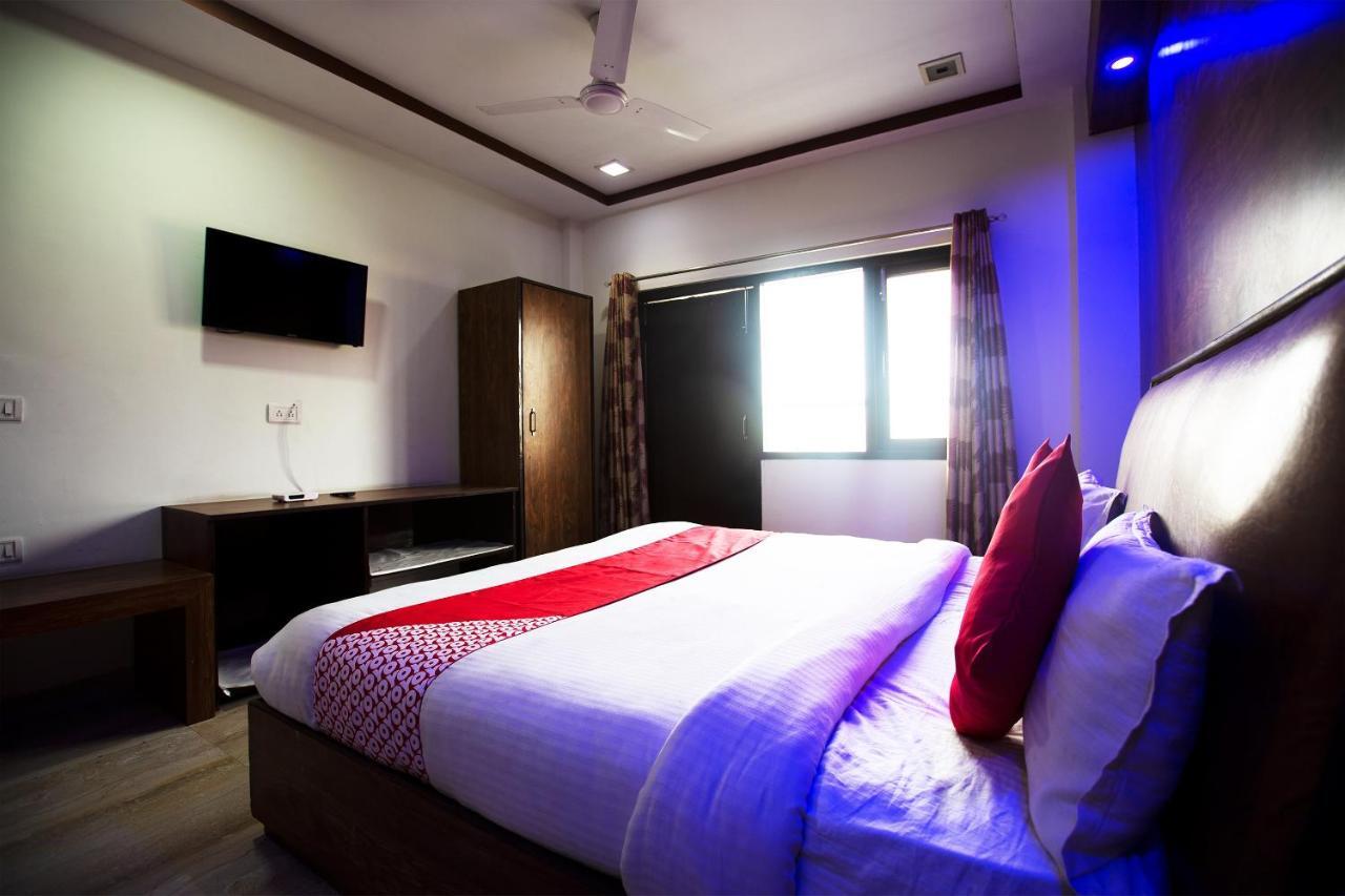 Oyo 44174 Hotel Mid Town Prime Harthala Exteriér fotografie
